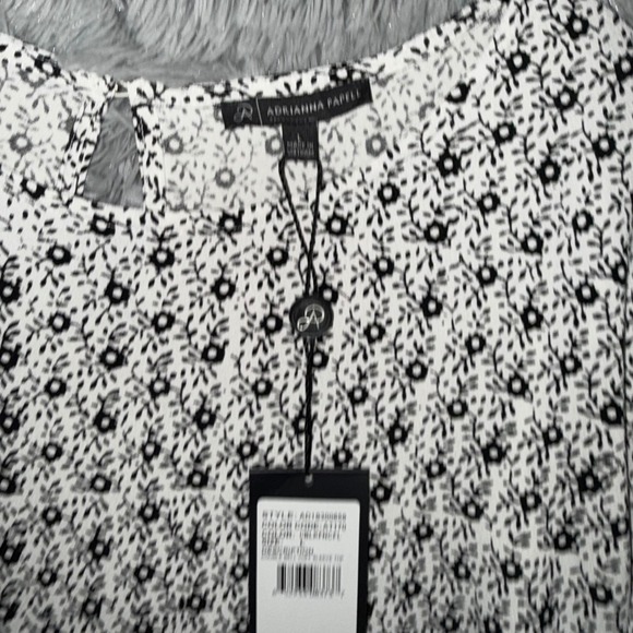 Adrianna Papell Black White Floral Double‎ Bell Cuff Sleeve Top NWT - Picture 2 of 3